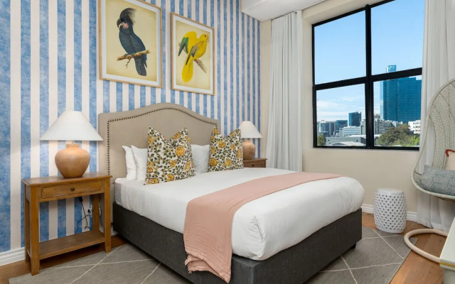 Docklands 215