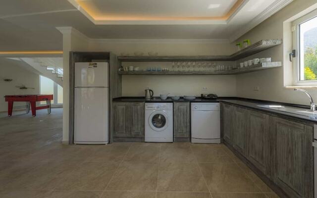 Fours Seasons Villa 7