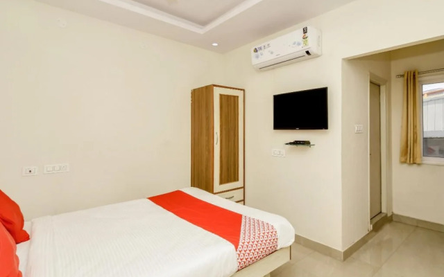Sri Lakshmi Deluxe By OYO Rooms