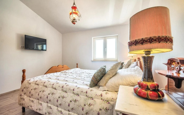 Stunning Home in Valtura With Jacuzzi, Wifi and 4 Bedrooms