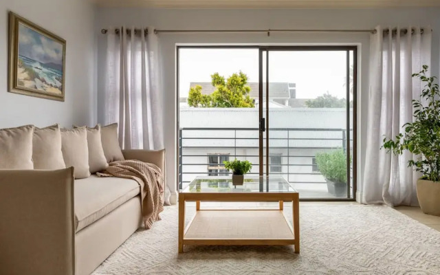 Cozy Corner Apartment