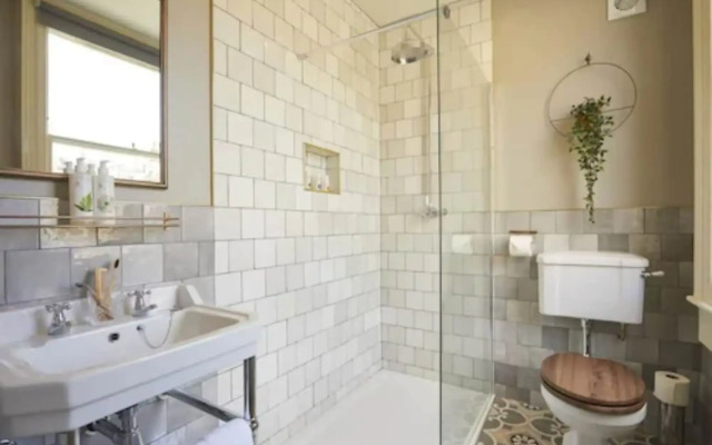 Broadstreet Townhouse