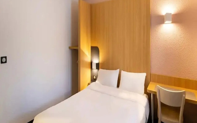 Отель Kyriad Eco 