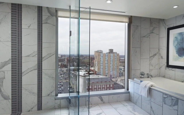 Omni Louisville Hotel