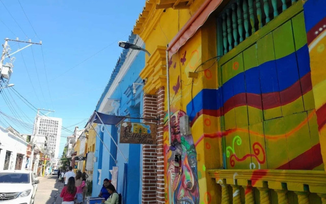 Apartment 1cl2 in the Walled Center With Aircon