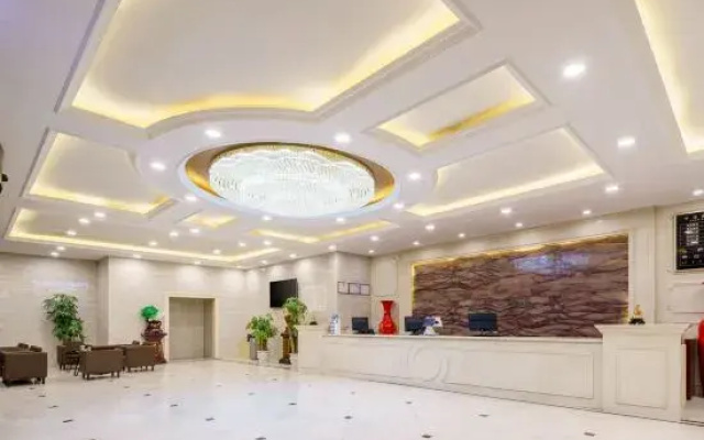 Aksu Nguyen Hotel