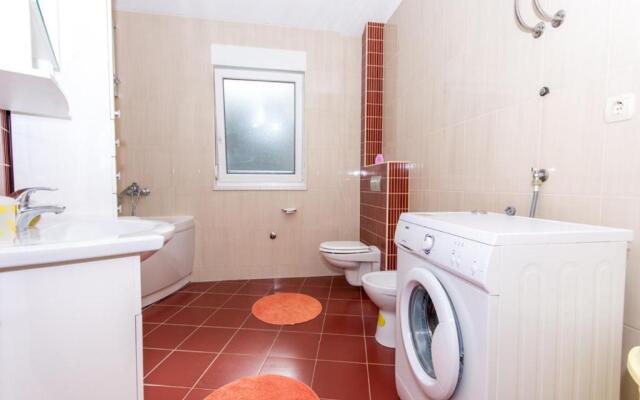 Apartments Slavica - 70m to beach