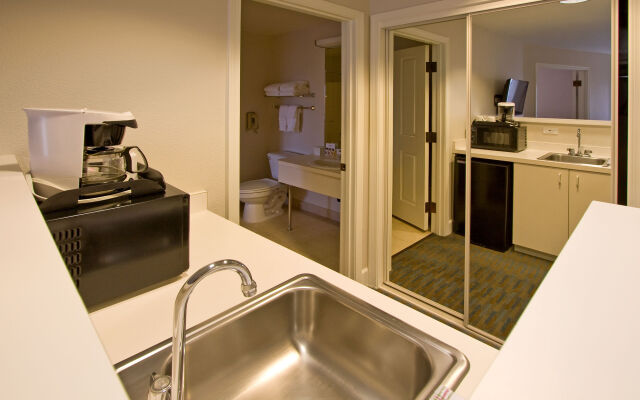 Ashland Hills Hotel & Suites