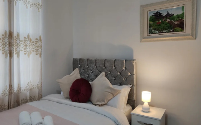 Tower Bridge Roomzzzz BnB