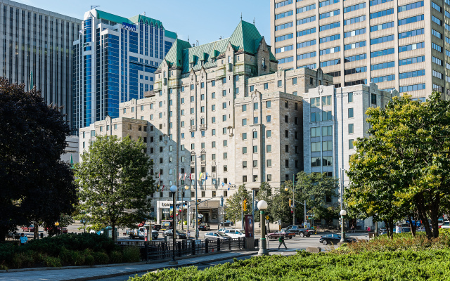 Lord Elgin Hotel