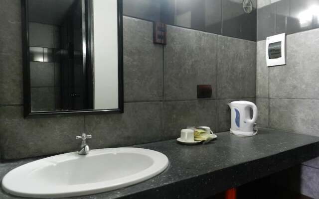 Hotel Holiday Suites