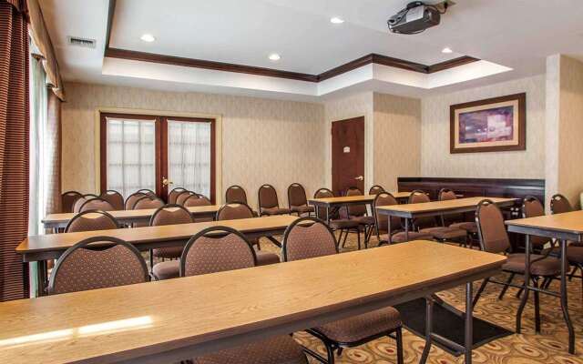 Comfort Suites East Brunswick - South River