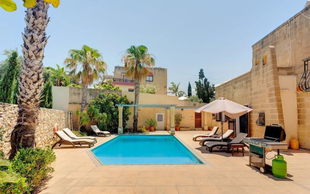 Superlative 4 Bedroom Villa With Private Pool