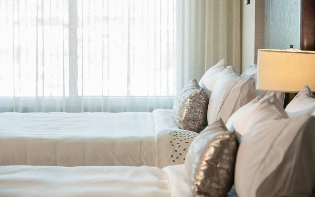 Renaissance Boulder FlatIron Hotel