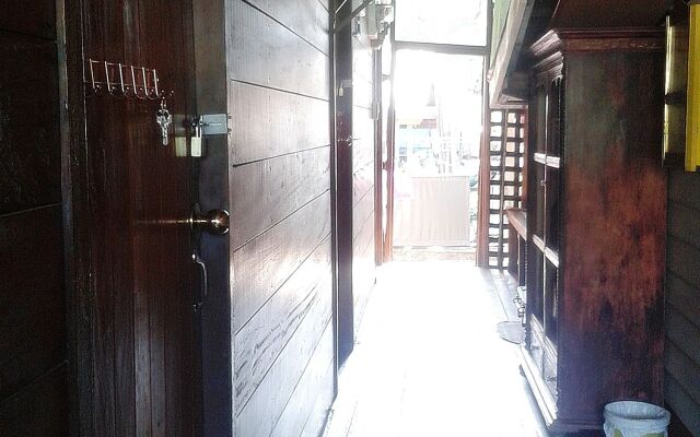 Ray Nu Guest House