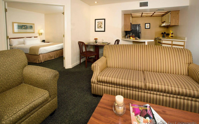 Sonesta ES Suites Somerset