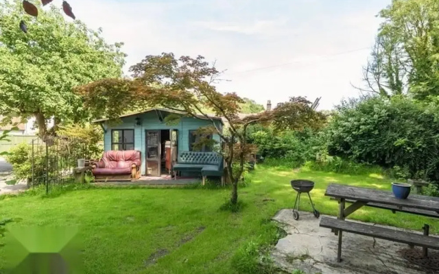 4 Bed-2 Bath-bar-pool Table-library- Xmas Venue