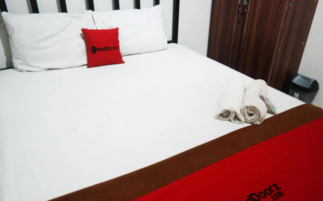 RedDoorz At Losari Area 3