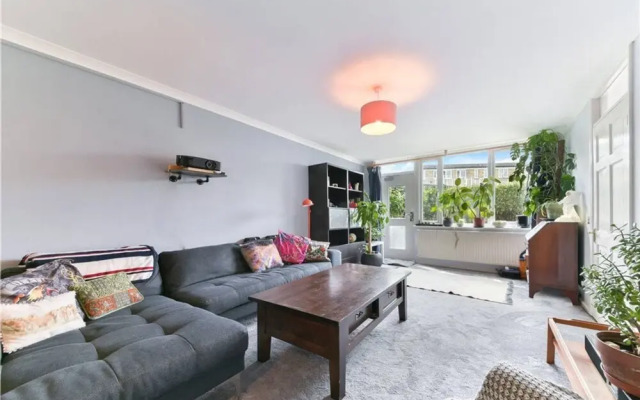 Spacious 2 Bedroom House With Balcony In Bermondsey