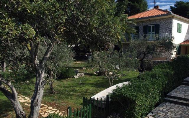 Apartment Jak - 10m from the sea: A Sevid, Riviera Trogir