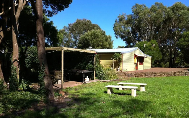 Twelve Apostles Motel & Country Retreat