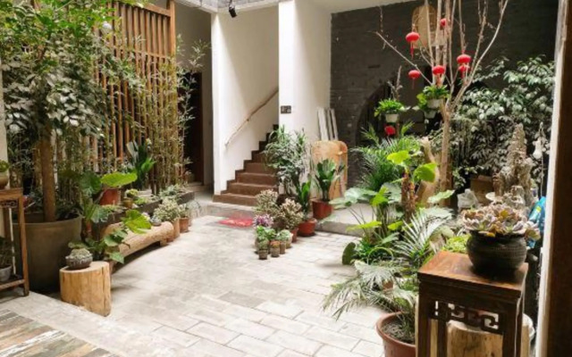 Huanran Tangchi Homestay (Qingchengshan Scenic Area)