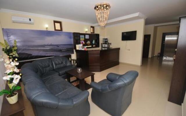 Cristal GB Hotel