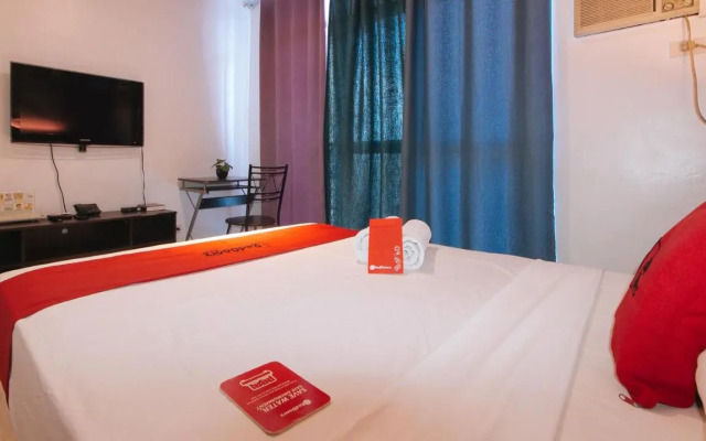 RedDoorz Plus @ Buendia Ave Makati