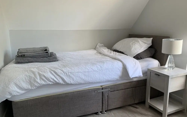 Stunning 1-Bed Apartment in Newmarket