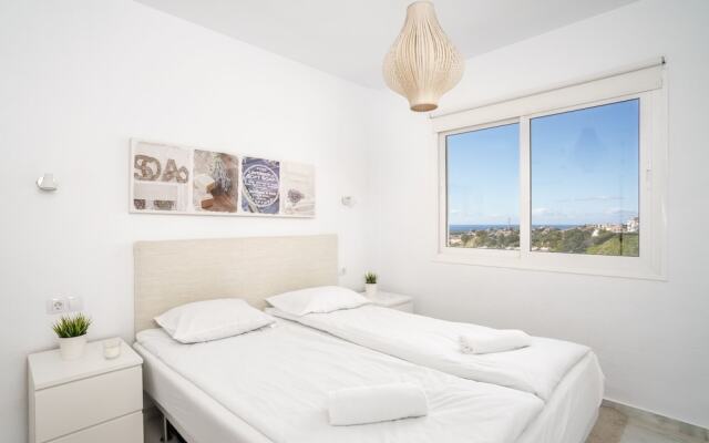 Terrific Bright Apartment with Private Terrace Ref 71