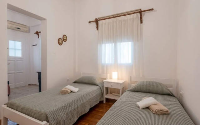 Naousa Central House Paros