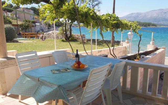 Apartments Lumbarda Beach