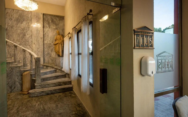 Hotel Zeus