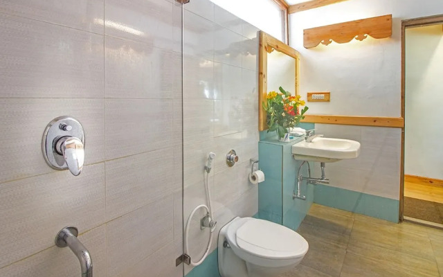 Guesthouse with parking in Siyal, Manali, by GuestHouser 41366