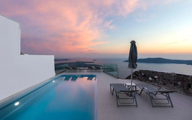 Pearl on the Cliff Hotel & Suites