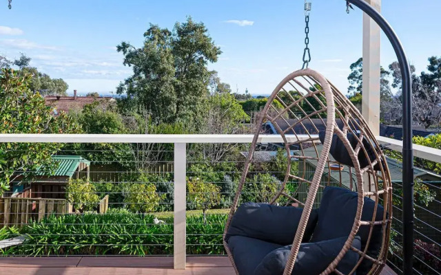 Cityscape Charm in Wattle Park