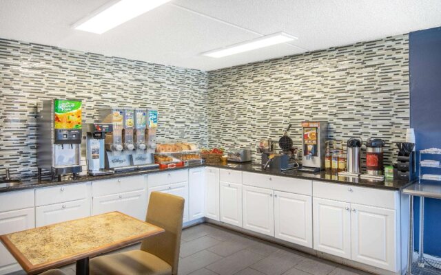 Travelodge by Wyndham Savannah Area/Richmond Hill