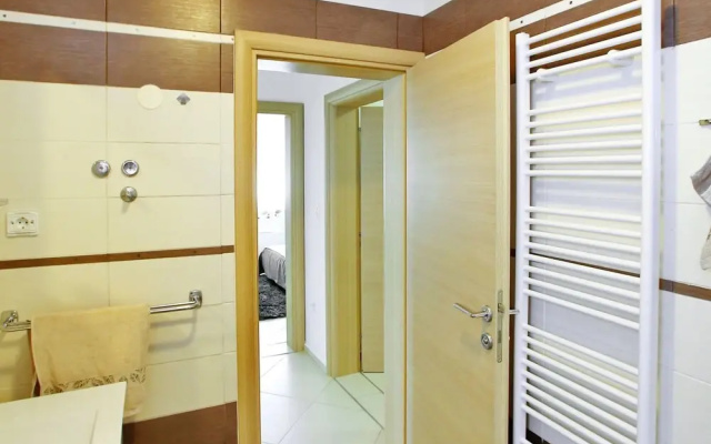 Sun-kissed Apartment in Bibinje With Garden