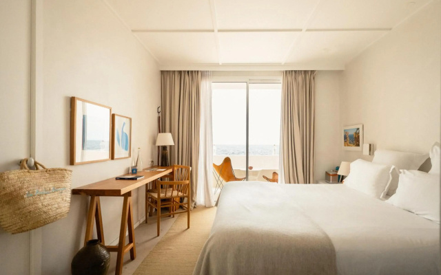 Les Roches Rouges, a Beaumier hotel