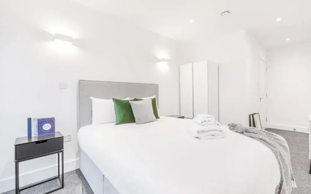 Brentford - 2 Bedroom, Brentford