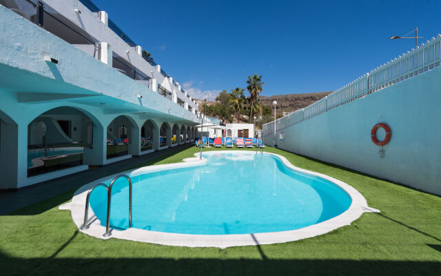 eó Corona Cedral