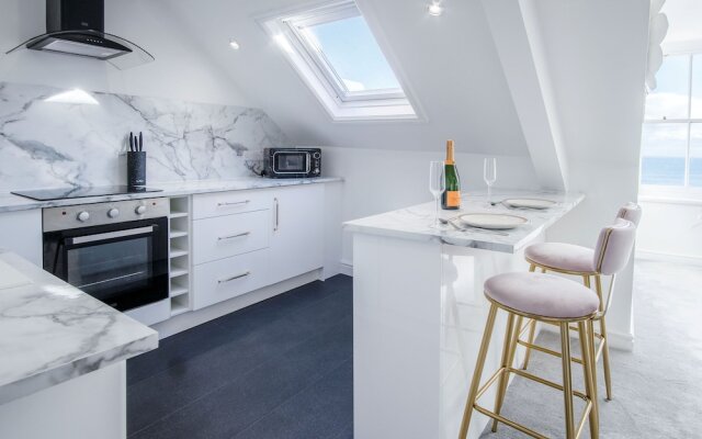 The Penthouse - Luxury 1 Bed - Panorama - Tenby