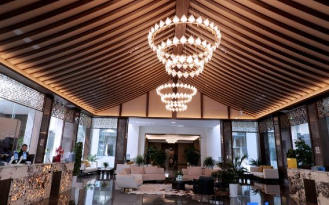 Grand Hotel Mangshi Shengshui Lake