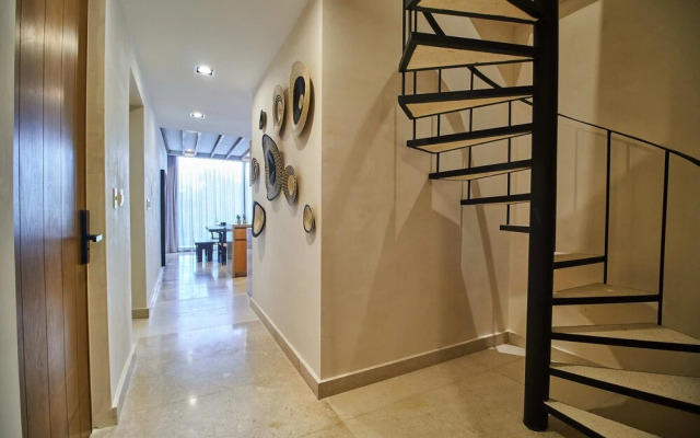 Pure Condos 304 By Lockey