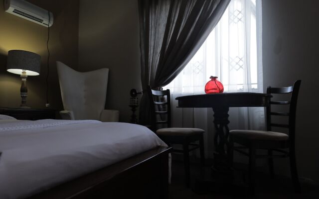 Ledumo Lodge