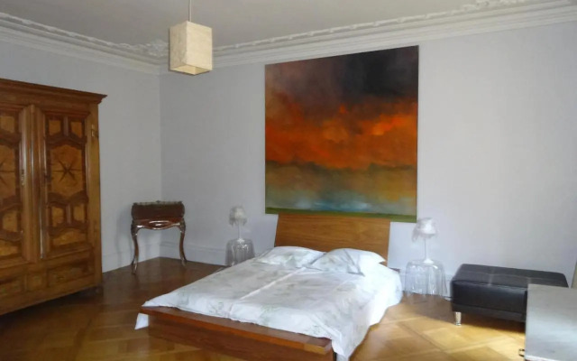 Les Serruriers - Appartement Spacieux avec Terrasse & Parking