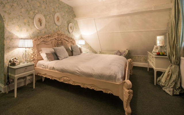 Maenan Abbey Hotel