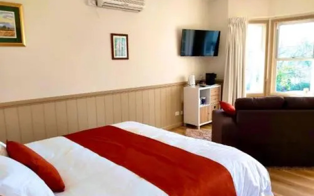 Accommodation Creek Cottages & Sundown View Suites