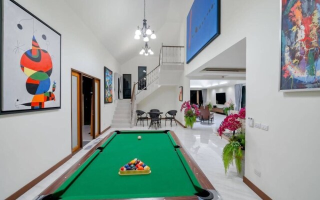 Luxury 5 Bedroom Villa nr to Beach - SRS