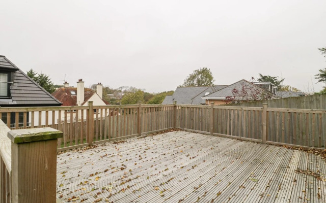 Flat 2, 38 Preston Road